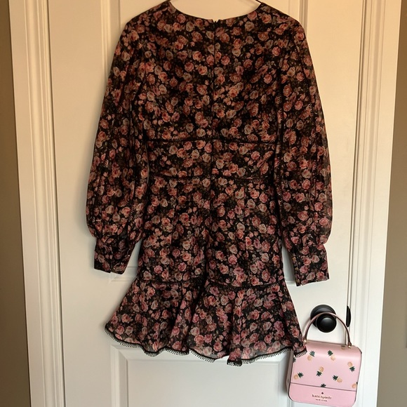 ✨Simply adorable open front black w/subtle peach pink green floral pattern dress - Picture 8 of 16